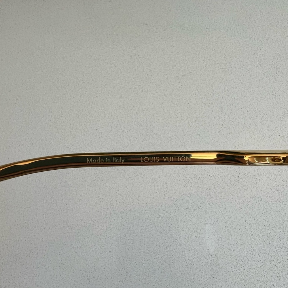 Louis Vuitton Z0549U Gold Metal Navigator Sunglasses Brown Gradient Lens - Picture 7 of 8